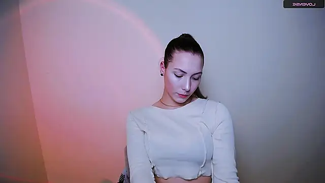 Snapshot of VanessaMay_ chatting on 12/12/24, 06:31 VanessaMay online show from 12/12/24, 06:31