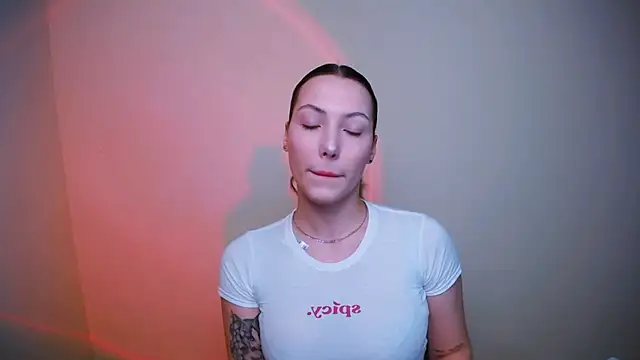 Snapshot of VanessaMay_ chatting on 12/24/24, 09:33 VanessaMay online show from 12/24/24, 09:33