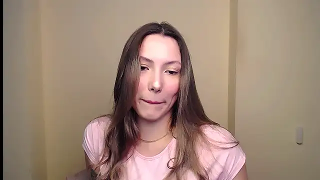 Snapshot of VanessaMay_ chatting on 03/11/25, 09:26 VanessaMay online show from 03/11/25, 09:26