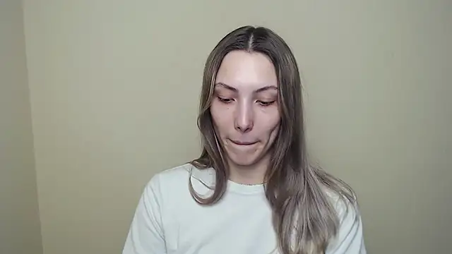 Snapshot of VanessaMay_ chatting on 02/11/26, 04:45 VanessaMay online show from 02/11/26, 04:45