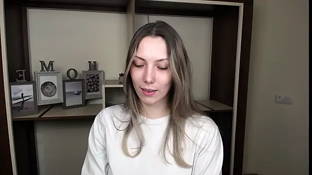 Snapshot of VanessaMay_ chatting on 03/01/26, 06:21 VanessaMay online show from 03/01/26, 06:21