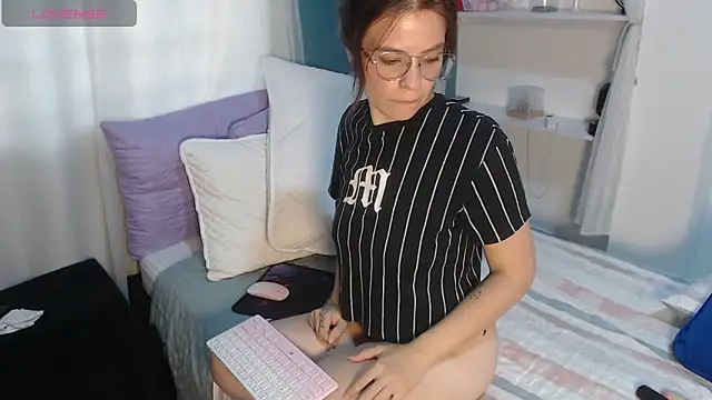 Mily Miley online show from 04/21/26, 04:34