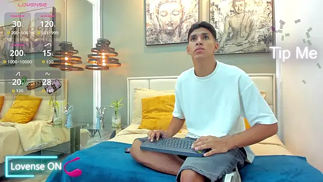 Snapshot of kieran_derek chatting on 11/09/25, 10:30 kieran derek online show from 11/09/25, 10:30