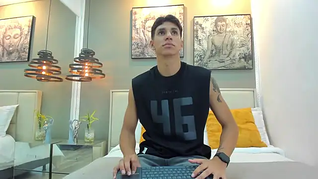 Snapshot of kieran_derek chatting on 11/25/25, 12:32 kieran derek online show from 11/25/25, 12:32