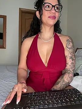 Snapshot of soli-lov chatting on 02/14/25, 12:57 soli-lov online show from 02/14/25, 12:57