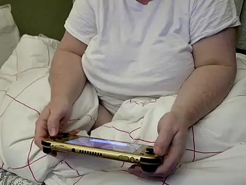 Snapshot of MarthaBriest chatting on 11/03/25, 03:52 MarthaBriest online show from 11/03/25, 03:52