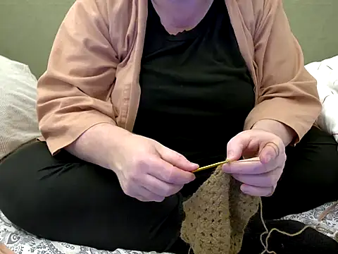 Snapshot of MarthaBriest chatting on 11/11/25, 06:52 MarthaBriest online show from 11/11/25, 06:52