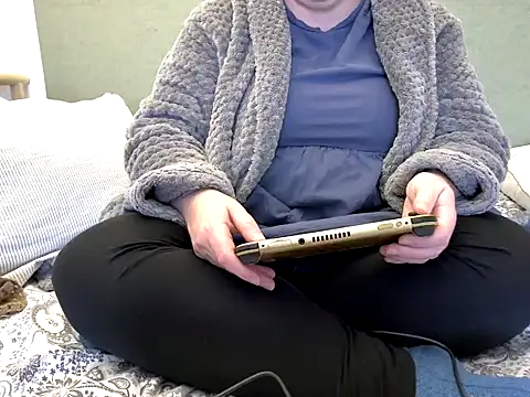 Snapshot of MarthaBriest chatting on 11/15/25, 08:55 MarthaBriest online show from 11/15/25, 08:55