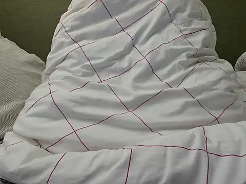 Snapshot of MarthaBriest chatting on 11/19/25, 08:09 MarthaBriest online show from 11/19/25, 08:09