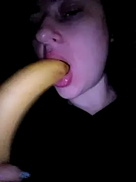 Snapshot of YuliannaFox chatting on 12/16/24, 06:38 YuliannaFox online show from 12/16/24, 06:38