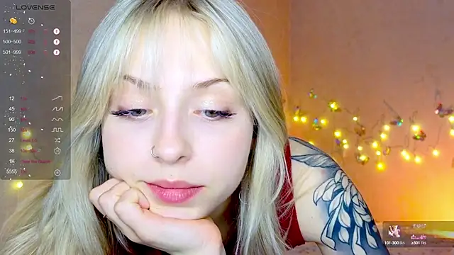 Snapshot of lavenderluxe chatting on 01/07/25, 04:59 lavenderluxe online show from 01/07/25, 04:59