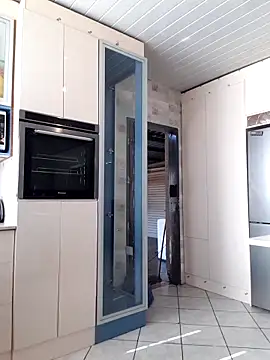 Snapshot of TheSweetBerry chatting on 10/08/25, 06:11 TheSweetBerry online show from 10/08/25, 06:11