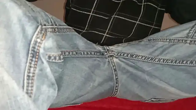 Snapshot of penisblock chatting on 02/02/25, 04:00 penisblock online show from 02/02/25, 04:00