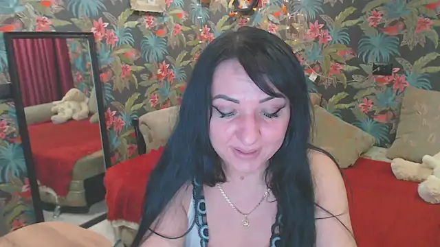 Snapshot of SusanLaNice chatting on 12/10/24, 10:47 SusanLaNice online show from 12/10/24, 10:47