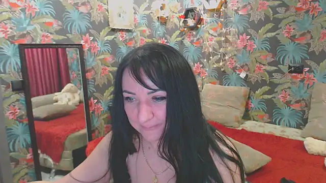 Snapshot of SusanLaNice chatting on 12/11/24, 01:58 SusanLaNice online show from 12/11/24, 01:58