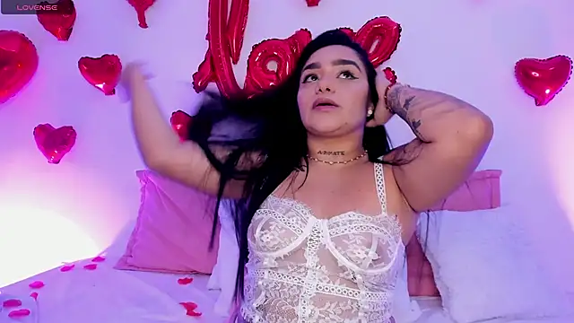 Snapshot of Sofi-James chatting on 02/13/25, 10:00 Sofi-James online show from 02/13/25, 10:00