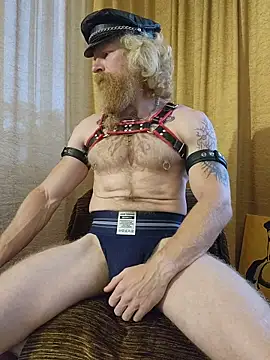 Snapshot of Gingerbeard40 chatting on 06/27/26, 04:39 Gingerbeard40 online show from 06/27/26, 04:39