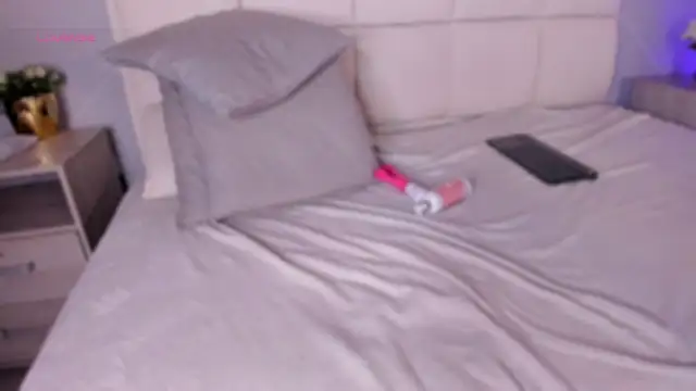 Snapshot of emma_brooks1 chatting on 03/01/25, 10:42 emma brooks1 online show from 03/01/25, 10:42