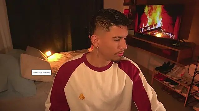 Snapshot of Aaronfox_x chatting on 06/06/26, 11:48 Aaronfox x online show from 06/06/26, 11:48