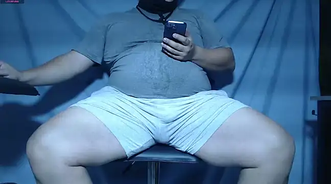 Snapshot of uncutmex266 chatting on 12/01/24, 10:21 uncutmex266 online show from 12/01/24, 10:21