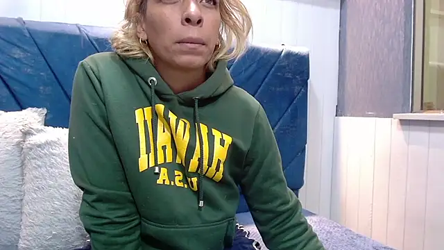 NathaliaSmith3x online show from 10/13/25, 03:17