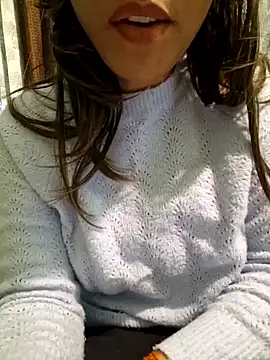Snapshot of MIss-Naina chatting on 12/17/24, 11:05 MIss-Naina online show from 12/17/24, 11:05