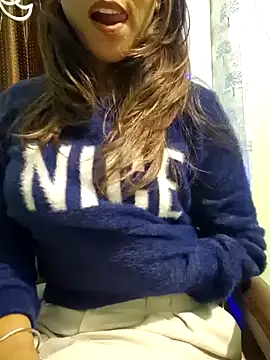 Snapshot of MIss-Naina chatting on 12/25/24, 09:56 MIss-Naina online show from 12/25/24, 09:56