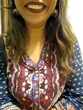 Snapshot of MIss-Naina chatting on 01/26/25, 08:56 MIss-Naina online show from 01/26/25, 08:56