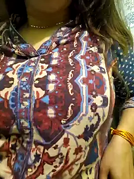 Snapshot of MIss-Naina chatting on 01/27/25, 12:01 MIss-Naina online show from 01/27/25, 12:01