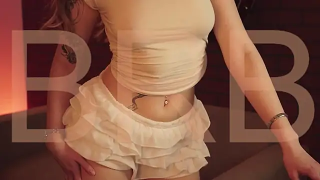 EllieCutes online show from 12/19/25, 08:32