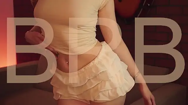 EllieCutes online show from 12/22/25, 05:15