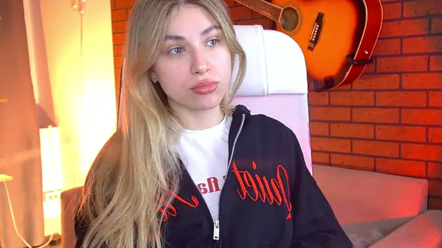 EllieCutes online show from 04/25/26, 09:12