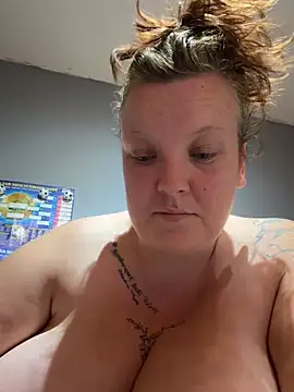 busty-bella1 online show from 07/22/26, 09:50