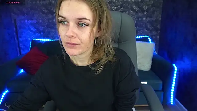 Snapshot of MaribelRiverr_ chatting on 12/12/24, 06:14 MaribelRiverr online show from 12/12/24, 06:14