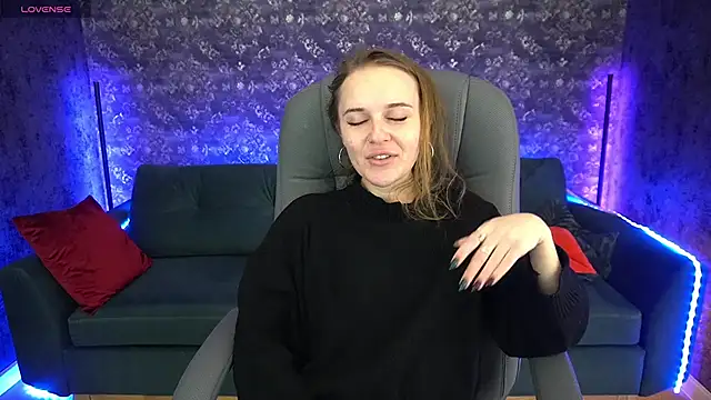 Snapshot of MaribelRiverr_ chatting on 12/19/24, 06:12 MaribelRiverr online show from 12/19/24, 06:12