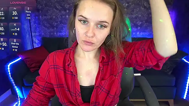 Snapshot of MaribelRiverr_ chatting on 12/20/24, 12:27 MaribelRiverr online show from 12/20/24, 12:27