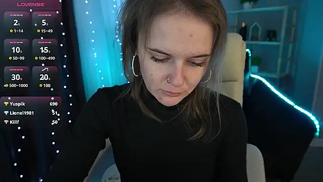 Snapshot of MaribelRiverr_ chatting on 01/01/25, 01:05 MaribelRiverr online show from 01/01/25, 01:05