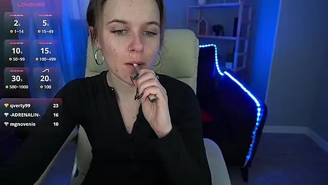 Snapshot of MaribelRiverr_ chatting on 01/11/25, 01:43 MaribelRiverr online show from 01/11/25, 01:43