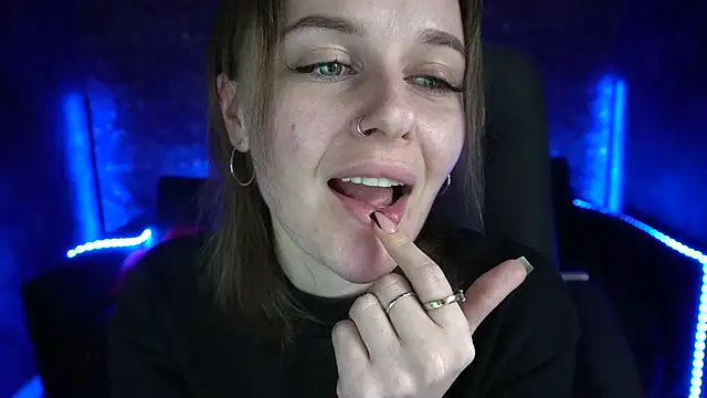 Snapshot of MaribelRiverr_ chatting on 03/04/25, 09:29 MaribelRiverr online show from 03/04/25, 09:29
