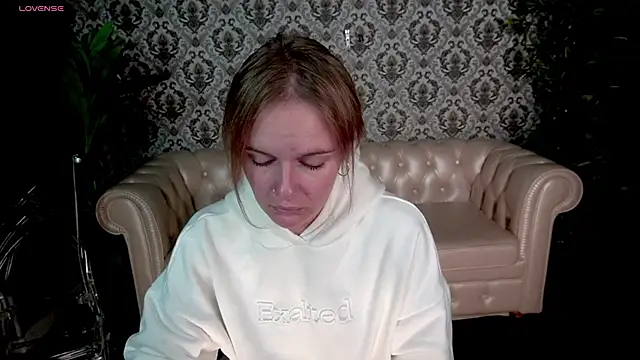 Snapshot of MaribelRiverr_ chatting on 09/13/25, 05:40 MaribelRiverr online show from 09/13/25, 05:40
