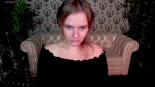 Snapshot of MaribelRiverr_ chatting on 09/22/25, 05:42 MaribelRiverr online show from 09/22/25, 05:42