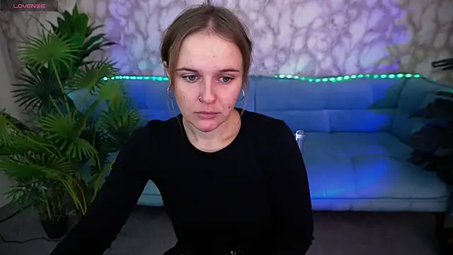 Snapshot of MaribelRiverr_ chatting on 10/06/25, 05:49 MaribelRiverr online show from 10/06/25, 05:49