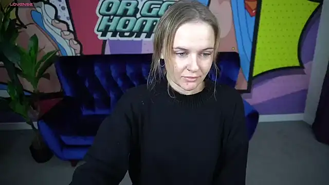 Snapshot of MaribelRiverr_ chatting on 10/19/25, 05:52 MaribelRiverr online show from 10/19/25, 05:52