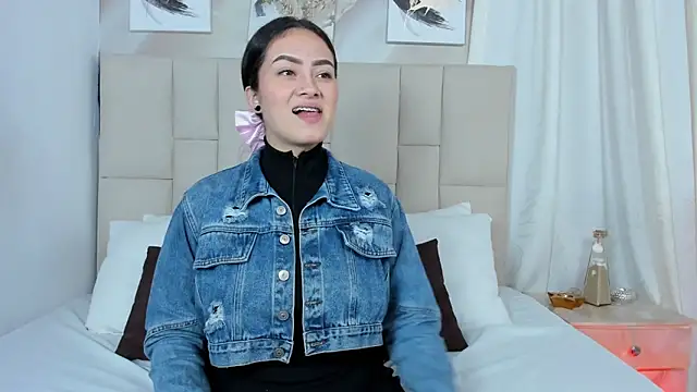 Snapshot of Jaslyn__Smith chatting on 03/04/25, 02:21 Jaslyn Smith online show from 03/04/25, 02:21