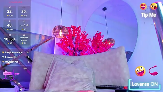 KimVelezz online show from 01/25/25, 11:11