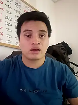 Snapshot of ahntony__69 chatting on 11/04/25, 05:39 ahntony  69 online show from 11/04/25, 05:39