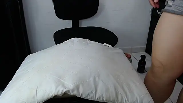 Snapshot of Martinafeet-qos chatting on 02/03/25, 01:51 Martinafeet-qos online show from 02/03/25, 01:51