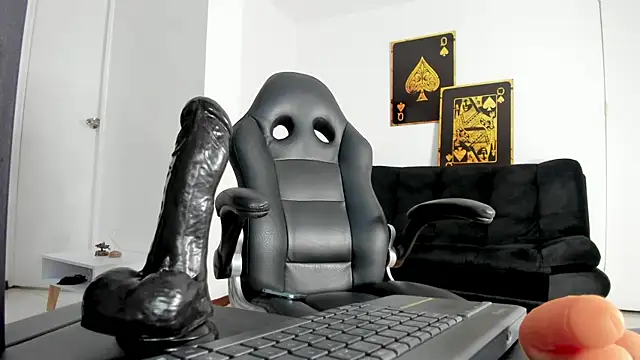 Snapshot of Martinafeet-qos chatting on 02/06/25, 10:10 Martinafeet-qos online show from 02/06/25, 10:10