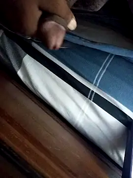 Snapshot of sadunt chatting on 01/12/25, 05:03 sadunt online show from 01/12/25, 05:03