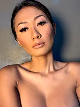 thai-dreamgirl online show from 10/28/25, 11:29